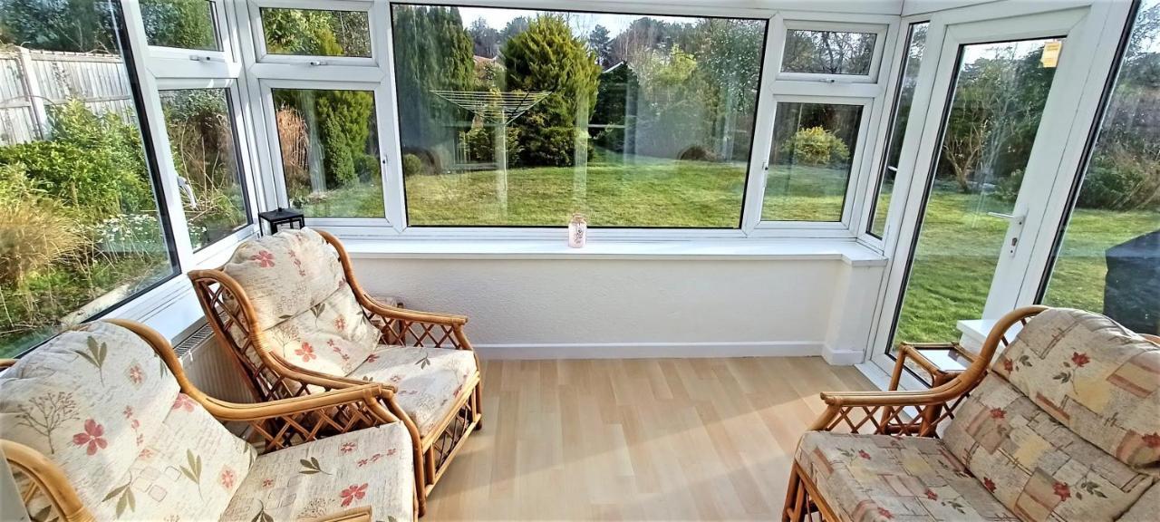 Lions Lodge: Great Location With Hot Tub Ringwood Exterior photo