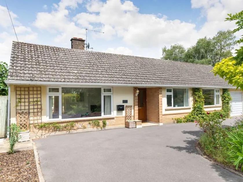 Lions Lodge: Great Location With Hot Tub Ringwood Exterior photo